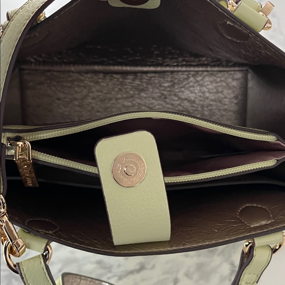 Anne Klein pastel green pebbled faux leather crossbody/purse tote - Picture 13 of 15